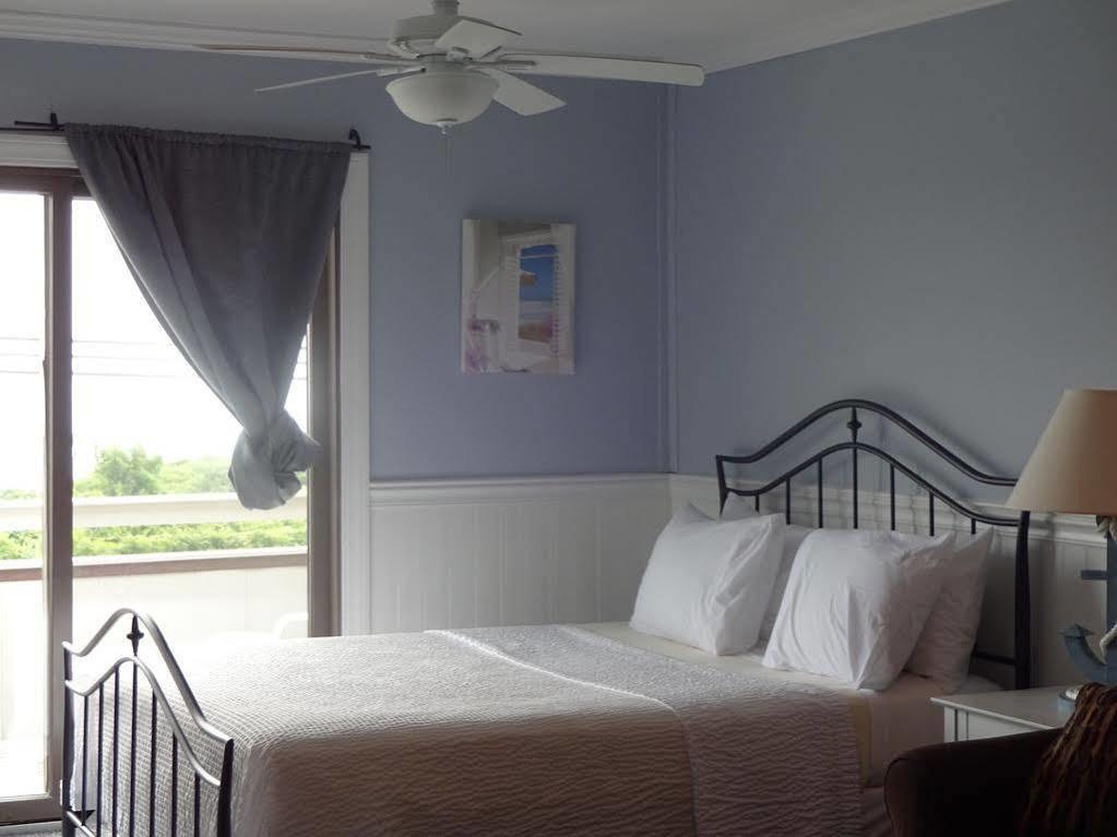 Beachcomber At Hotel 3*